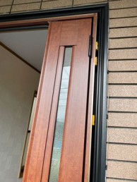 防犯もしっかり！暮らしに快適さと安心を広げる玄関　世田谷区Y様邸